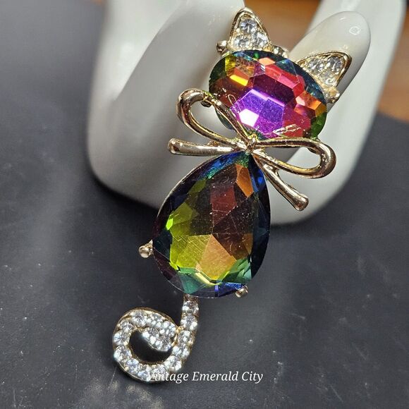 Goldtone Mr. Cat Bow Cyrstal Brooch Rhinestone Tail & Ears Iridescent Kitty Pin - Picture 5 of 13